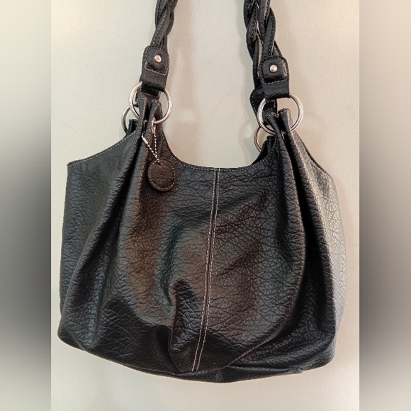 Elegant Black Faux Leather Tote Bag - Picture 3 of 8